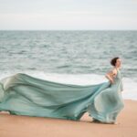 Séance déesse Alexia sur la plage robe turquoise